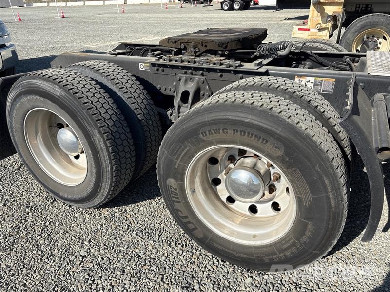 Kenworth T680 Vetopöytäautot
