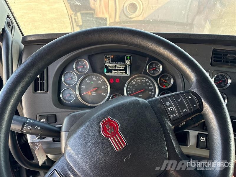 Kenworth T680 Vetopöytäautot