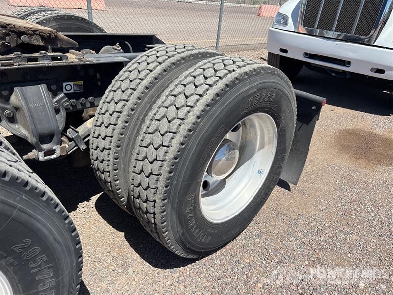 Kenworth T680 Vetopöytäautot