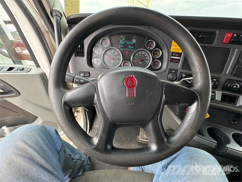 Kenworth T680 Vetopöytäautot