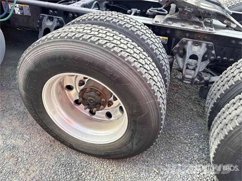 Kenworth T680 Vetopöytäautot