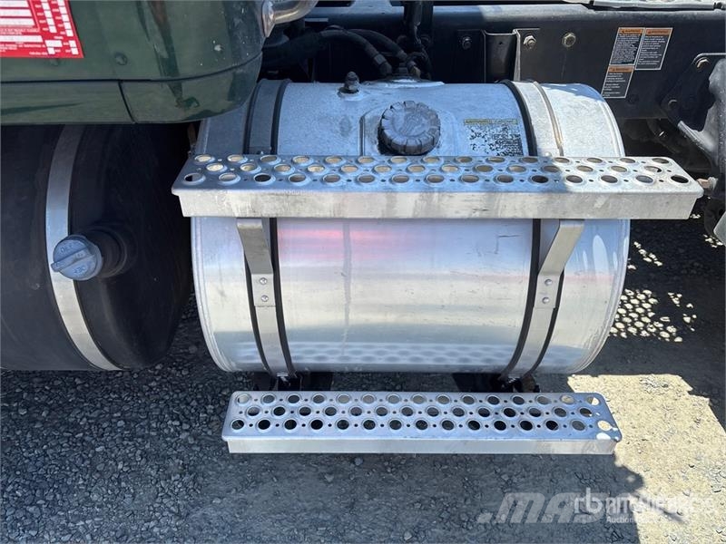 Kenworth T680 Tractor Units