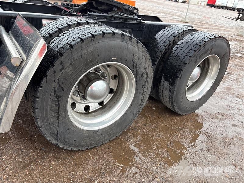 Kenworth T680 Τράκτορες