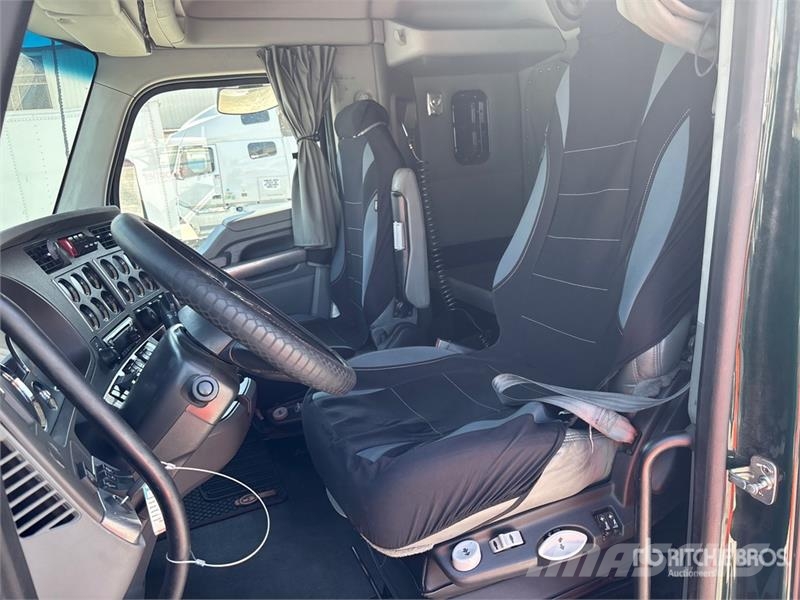 Kenworth T680 Autotractoare