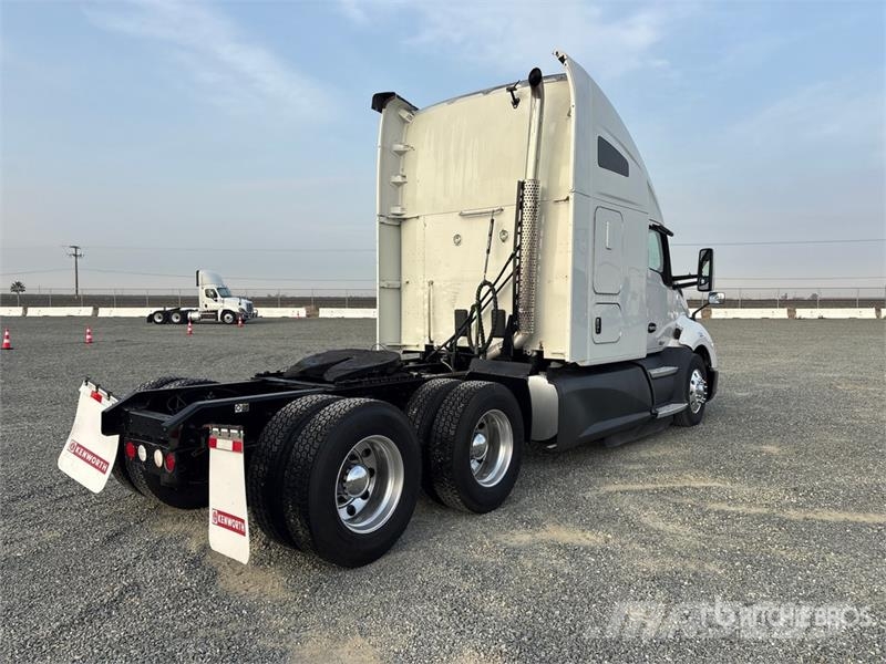 Kenworth T680 Motrici e Trattori Stradali