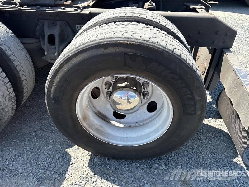 Kenworth T680 Autotractoare