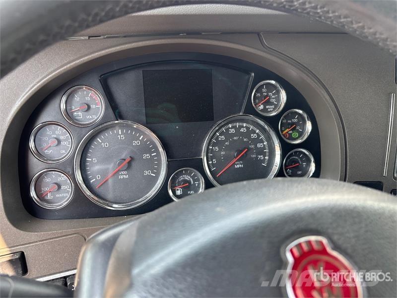 Kenworth T680 Vetopöytäautot