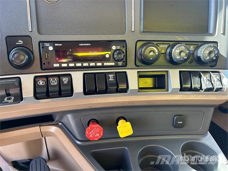 Kenworth T680 4000 gal 6x4 Water Truck Autocisterne