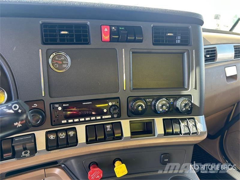 Kenworth T680 4000 gal 6x4 Water Truck Autocisterne