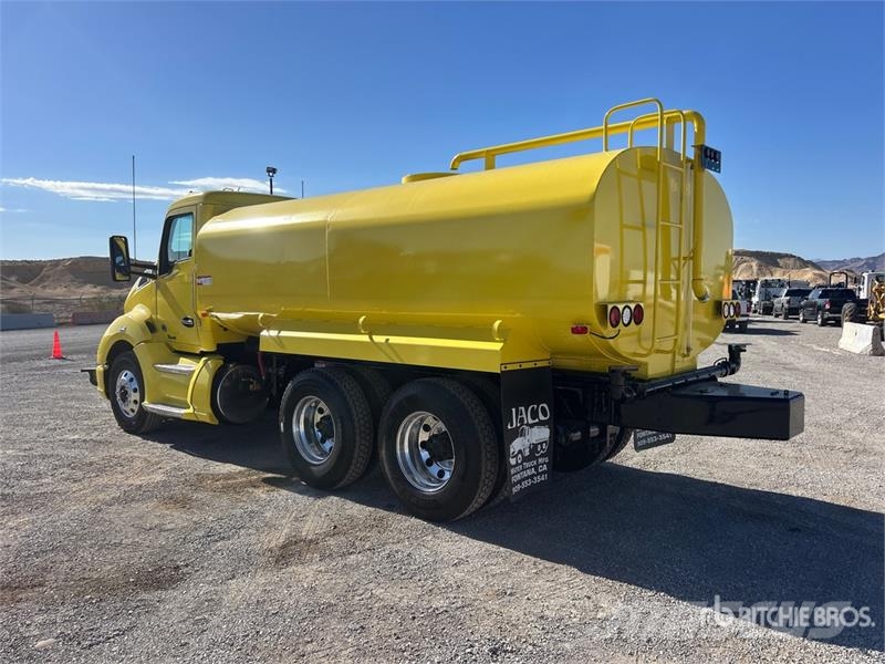 Kenworth T680 4000 gal 6x4 Water Truck Autocisterne