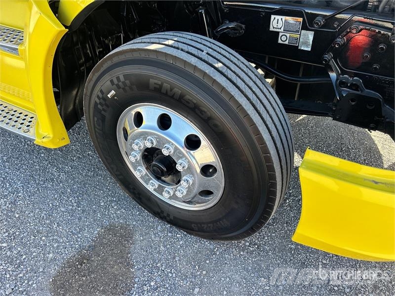 Kenworth T680 4000 gal 6x4 Water Truck Autocisterne