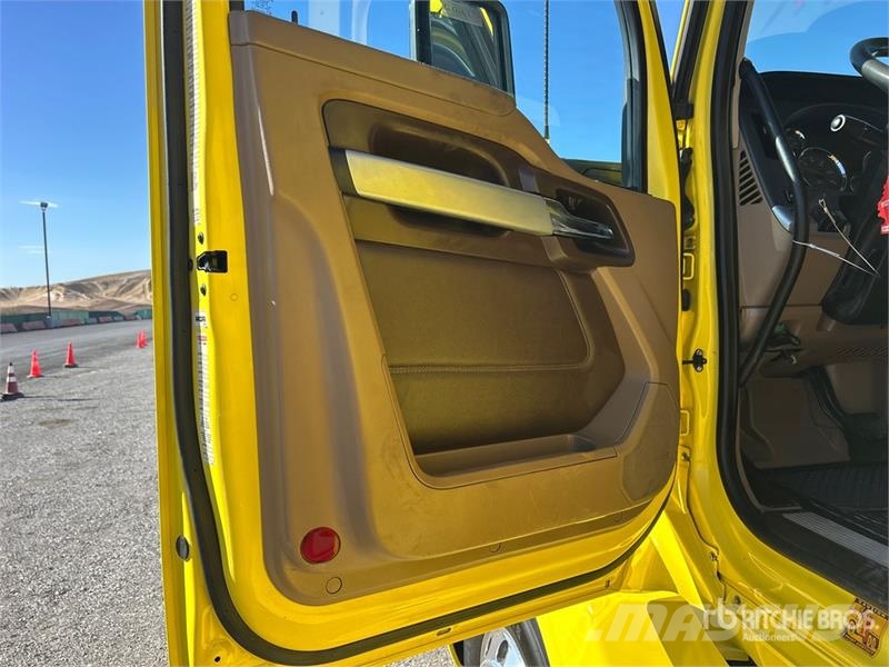 Kenworth T680 4000 gal 6x4 Water Truck Autocisterne