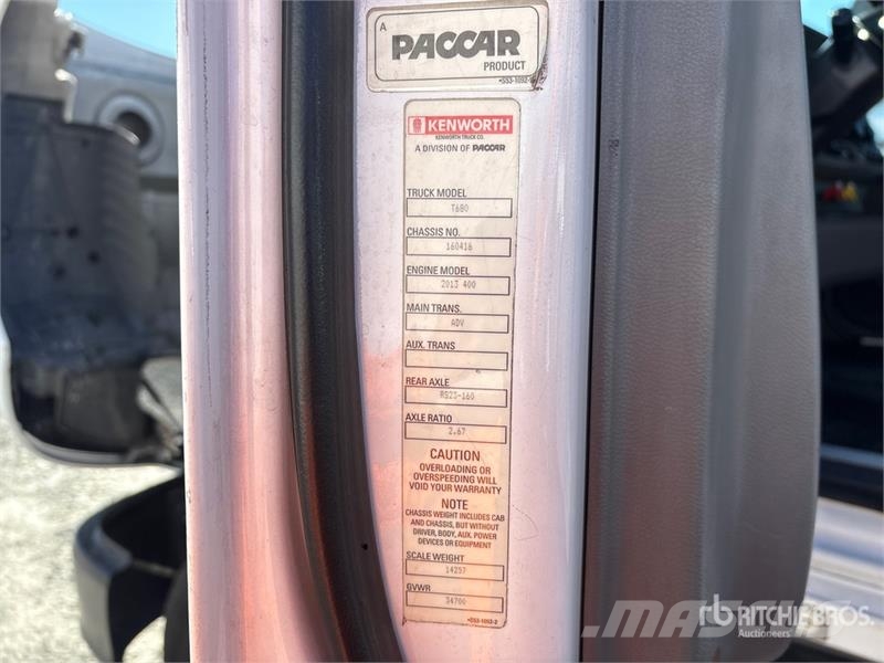 Kenworth T680 4x2 S/A Day Cab Truck Tractor Тягачі