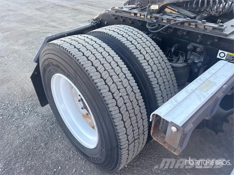 Kenworth T680 4x2 S/A Day Cab Truck Tractor Prime Movers