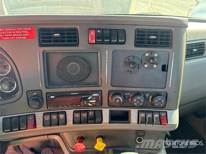 Kenworth T680 4x2 S/A Day Cab Truck Tractor Cabezas tractoras