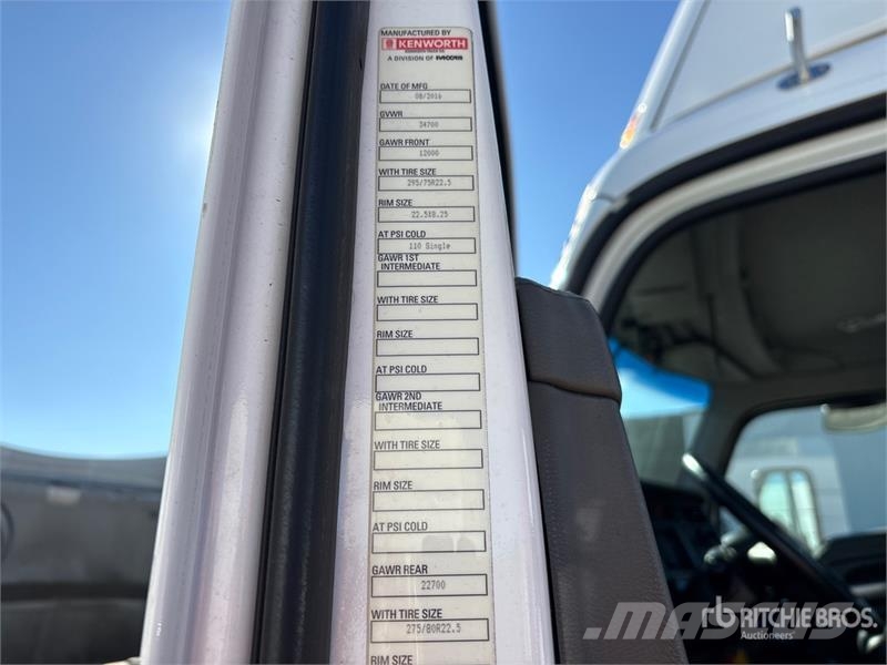 Kenworth T680 4x2 S/A Day Cab Truck Tractor Тягачі