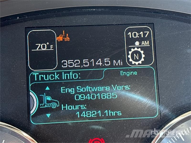 Kenworth T680 4x2 S/A Day Cab Truck Tractor Тягачі