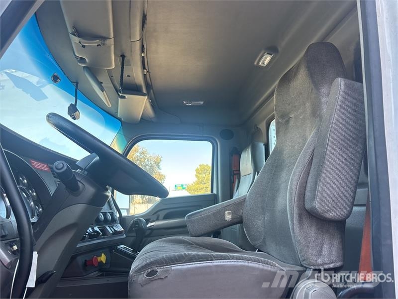 Kenworth T680 4x2 S/A Day Cab Truck Tractor Prime Movers
