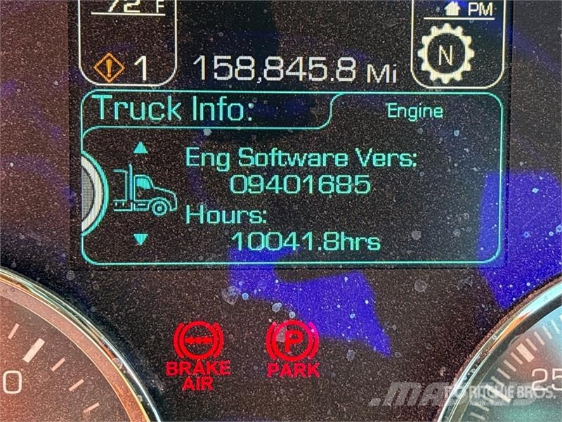 Kenworth T680 4x2 S/A Day Cab Truck Tractor Cabezas tractoras