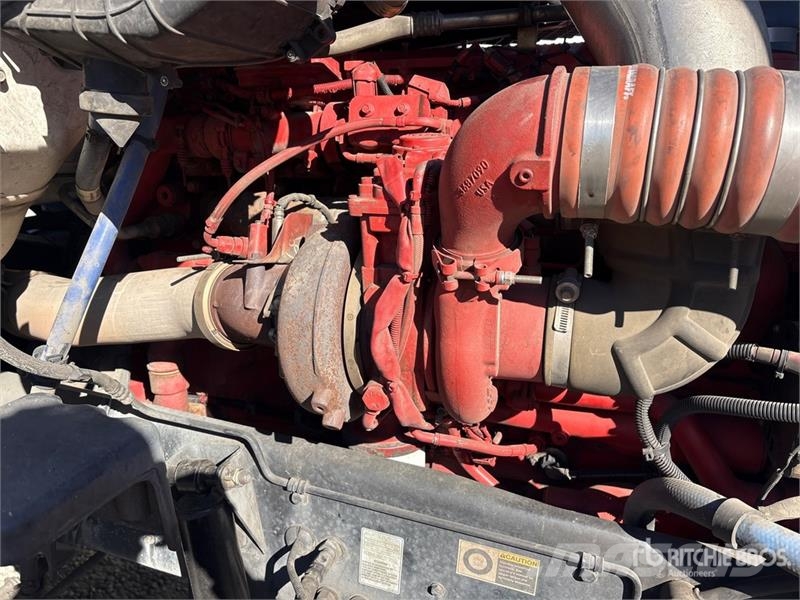 Kenworth T680 4x2 S/A Day Cab Truck Tractor Тягачі