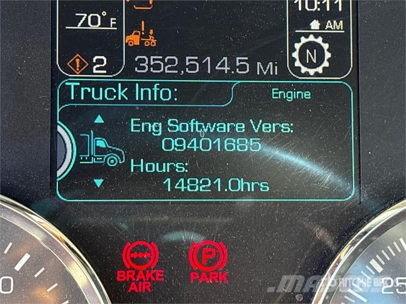 Kenworth T680 4x2 S/A Day Cab Truck Tractor Тягачі