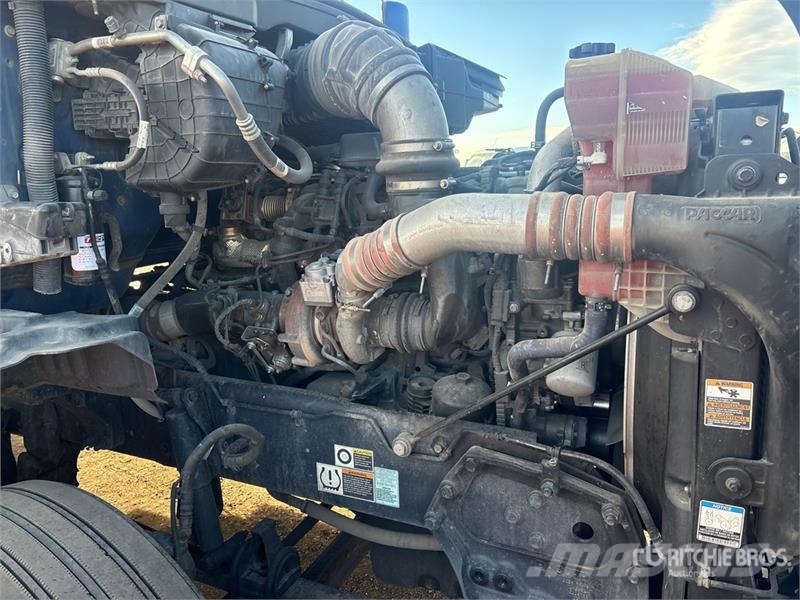 Kenworth T680 6x4 T/A Day Cab Truck Tractor Vilcēji