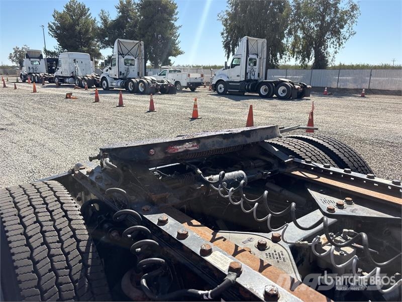 Kenworth T680 6x4 T/A Day Cab Truck Tractor Sattelzugmaschinen