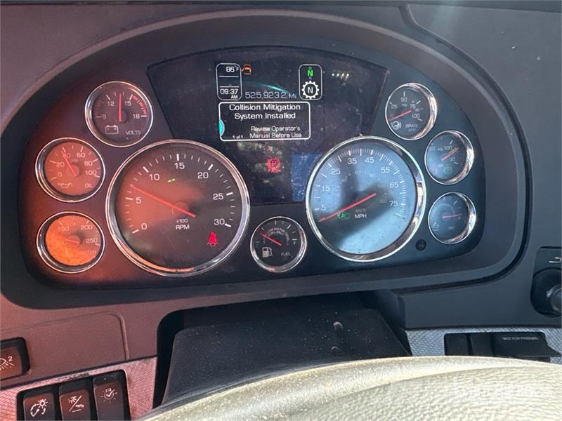 Kenworth T680 6x4 T/A Day Cab Truck Tractor Dragbilar