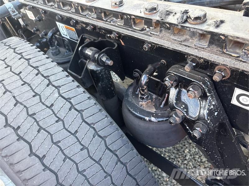 Kenworth T680 6x4 T/A Day Cab Truck Tractor Dragbilar