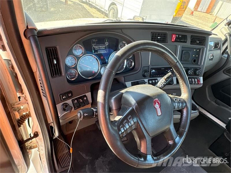 Kenworth T680 6x4 T/A Day Cab Truck Tractor Cavalos mecânicos