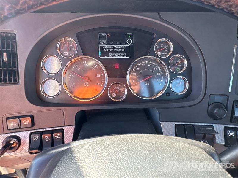 Kenworth T680 6x4 T/A Day Cab Truck Tractor Cavalos mecânicos