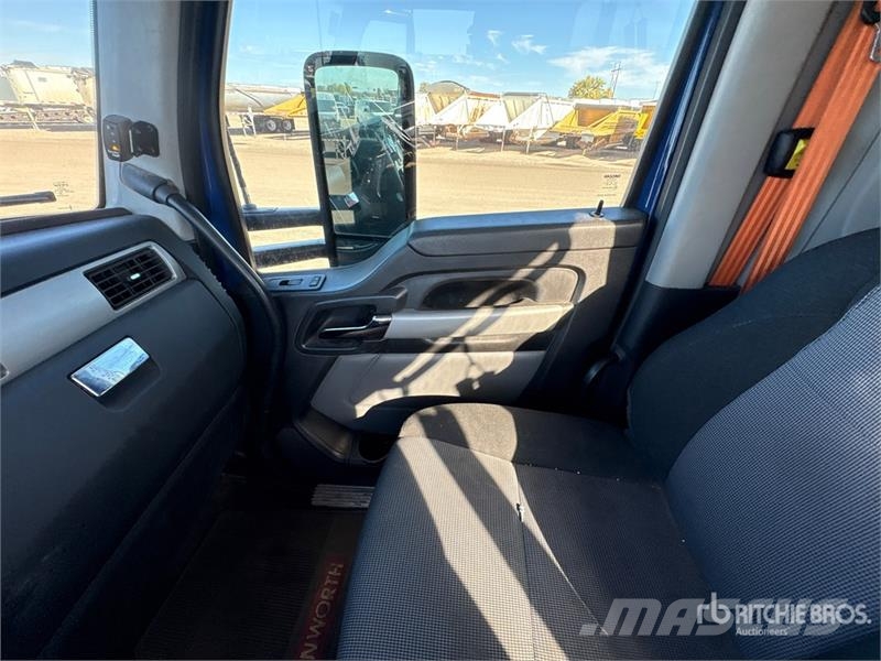 Kenworth T680 6x4 T/A Day Cab Truck Tractor 曳引機組件