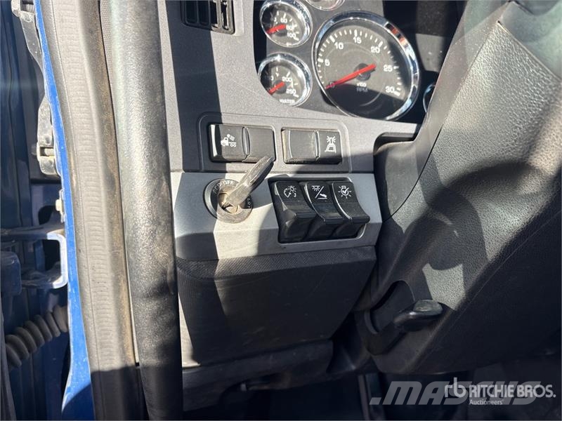 Kenworth T680 6x4 T/A Day Cab Truck Tractor Vilcēji