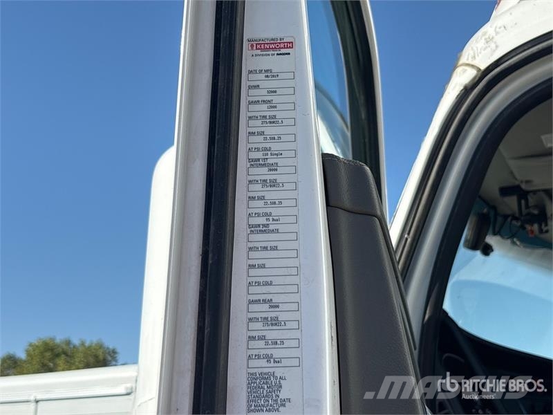 Kenworth T680 6x4 T/A Day Cab Truck Tractor Cavalos mecânicos