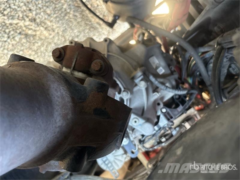 Kenworth T680 6x4 T/A Day Cab Truck Tractor Dragbilar