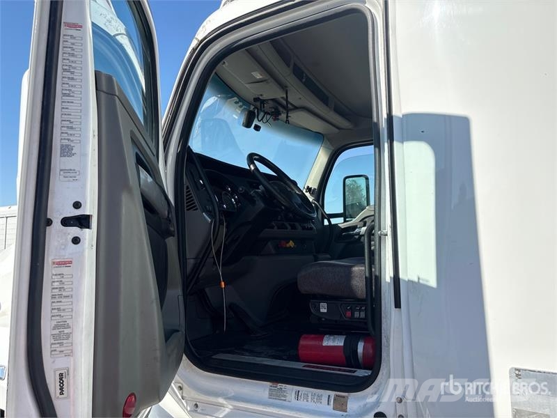 Kenworth T680 6x4 T/A Day Cab Truck Tractor Cavalos mecânicos