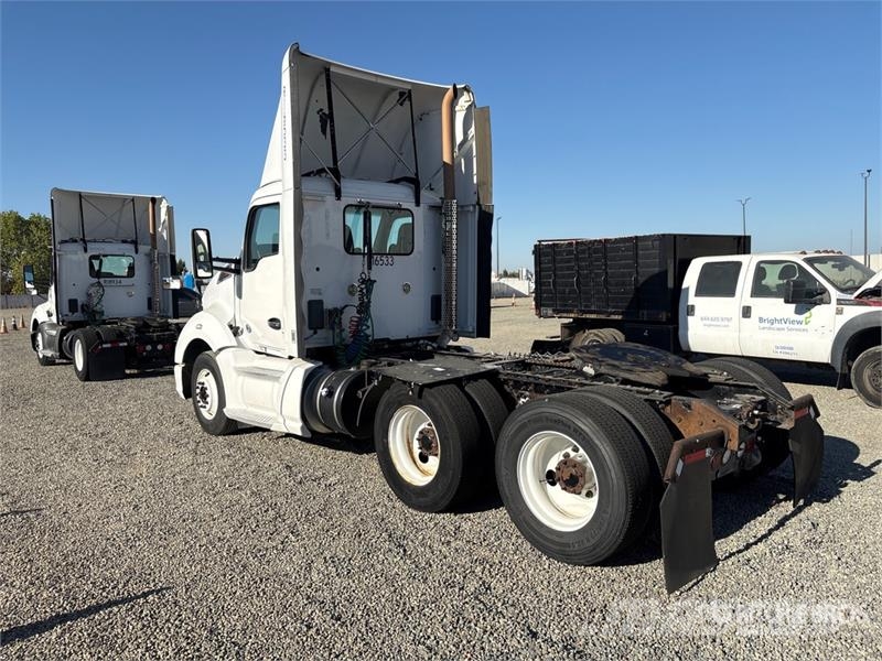 Kenworth T680 6x4 T/A Day Cab Truck Tractor Cavalos mecânicos
