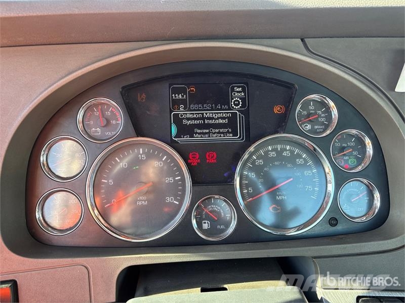 Kenworth T680 6x4 T/A Day Cab Truck Tractor Cavalos mecânicos