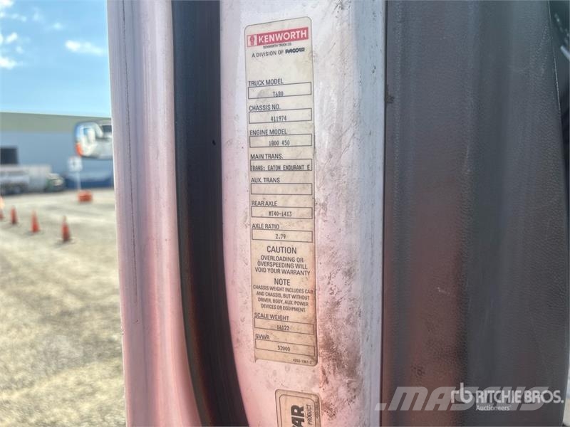 Kenworth T680 6x4 T/A Day Cab Truck Tractor Dragbilar