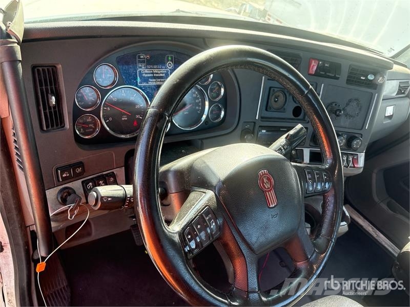 Kenworth T680 6x4 T/A Day Cab Truck Tractor Dragbilar