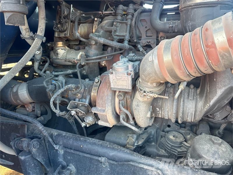 Kenworth T680 6x4 T/A Day Cab Truck Tractor Vilcēji