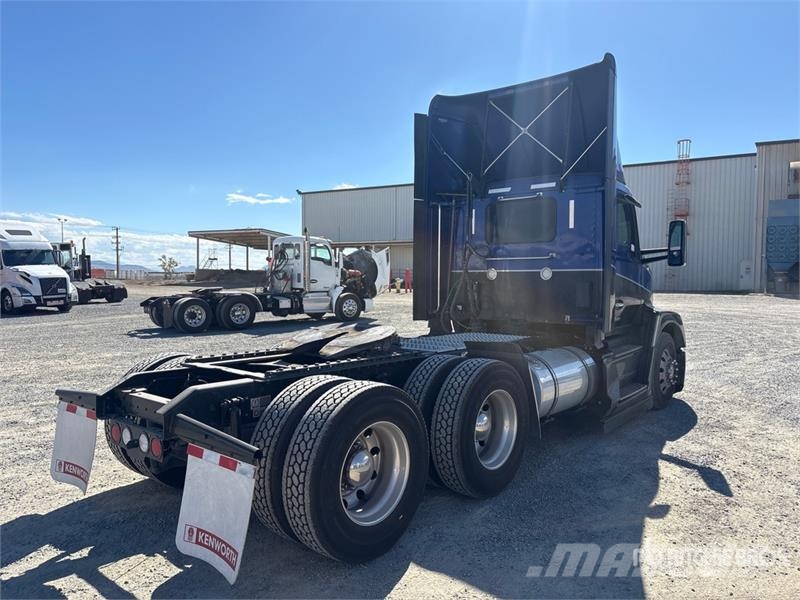 Kenworth T680 6x4 T/A Day Cab Truck Tractor Ciągniki siodłowe