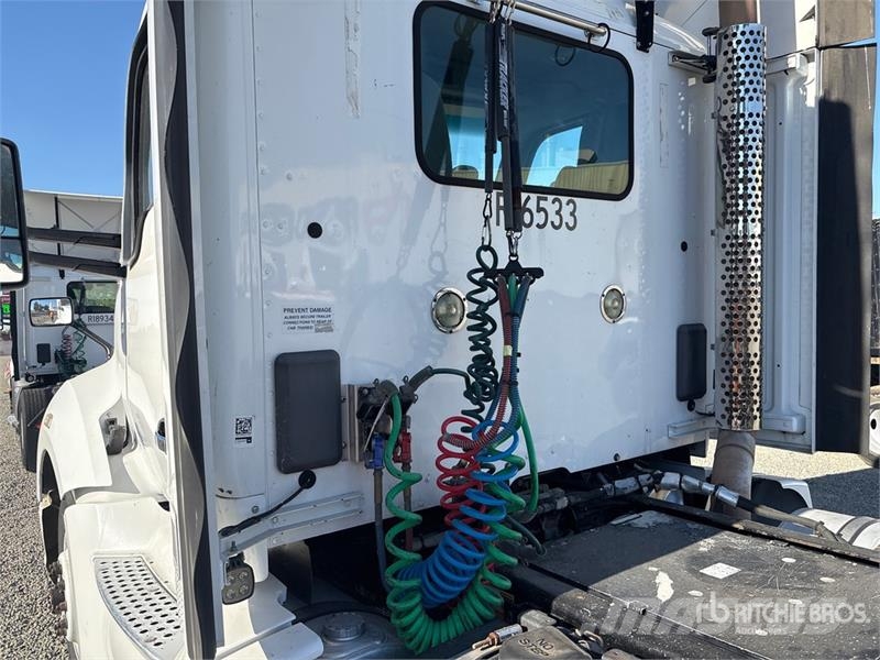 Kenworth T680 6x4 T/A Day Cab Truck Tractor Cavalos mecânicos