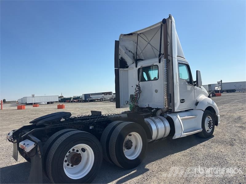 Kenworth T680 6x4 T/A Day Cab Truck Tractor Tegljači