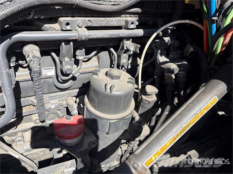 Kenworth T680 6x4 T/A Day Cab Truck Tractor Sadulveokid