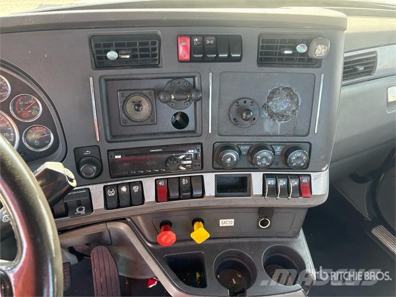 Kenworth T680 6x4 T/A Day Cab Truck Tractor Dragbilar