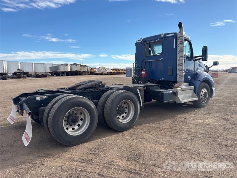 Kenworth T680 6x4 T/A Day Cab Truck Tractor Vilcēji