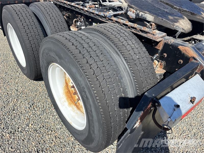 Kenworth T680 6x4 T/A Day Cab Truck Tractor Sattelzugmaschinen