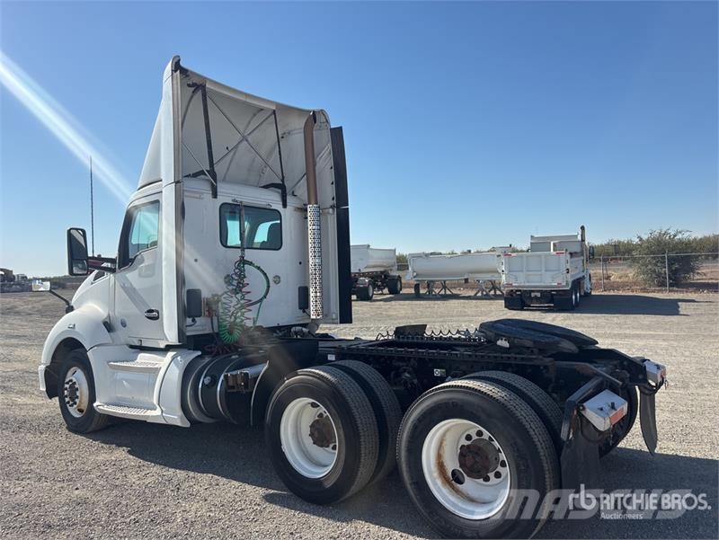 Kenworth T680 6x4 T/A Day Cab Truck Tractor Tegljači