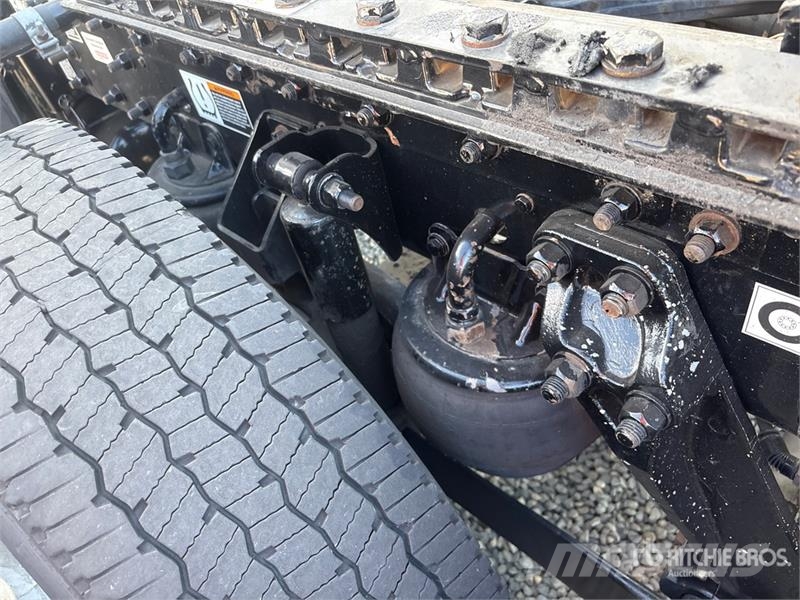 Kenworth T680 T/A Day Cab Truck Tractor Sattelzugmaschinen
